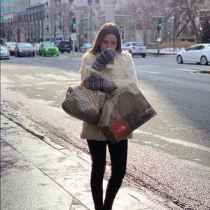 Meet your Posher, Maite